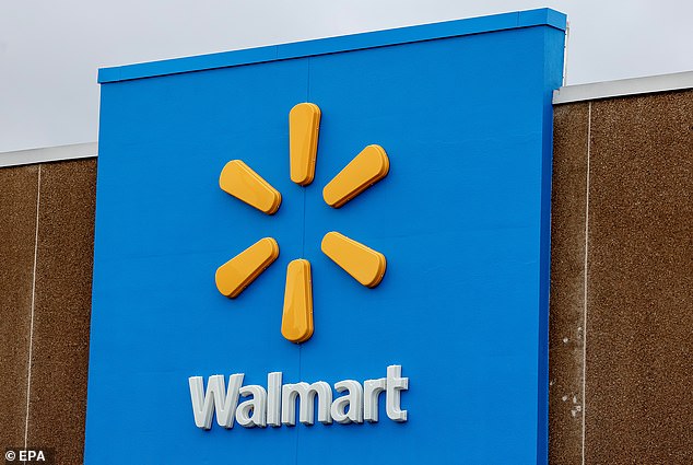 Walmart's import volume of Christmas-themed products, including decorations and toys, has fallen sharply, from 1.9 million kilos in 2022 to about 340,000 kilos this year