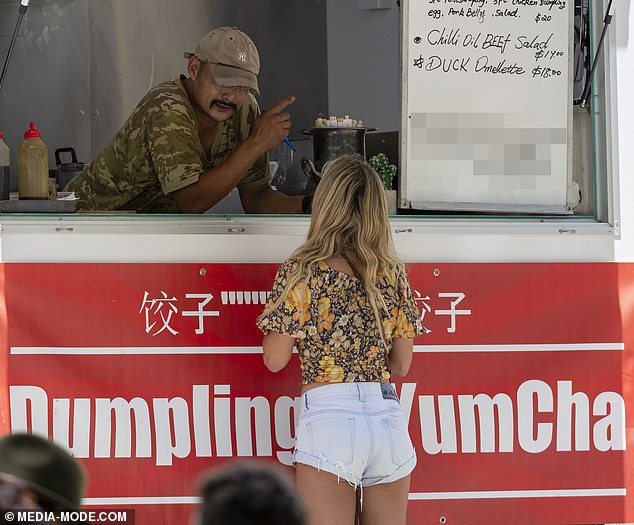 The Spanish actress and model, known for her enviable fitness and casual-chic style, spent time with her daughter India visiting a food truck