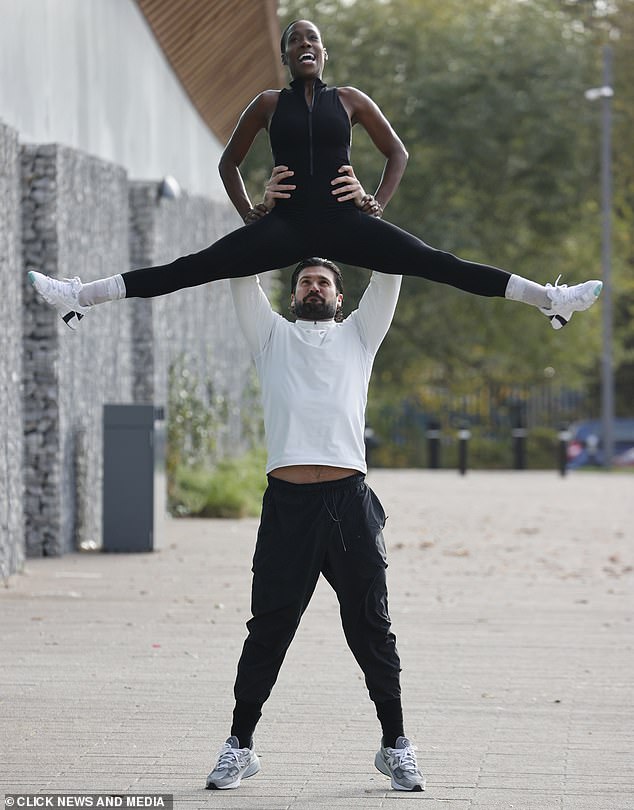 In another move, Vanessa made the slits while being held over Dan's head.