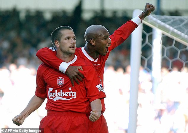 He revealed that Michael Owen (left) was the player he tried to model his game after.