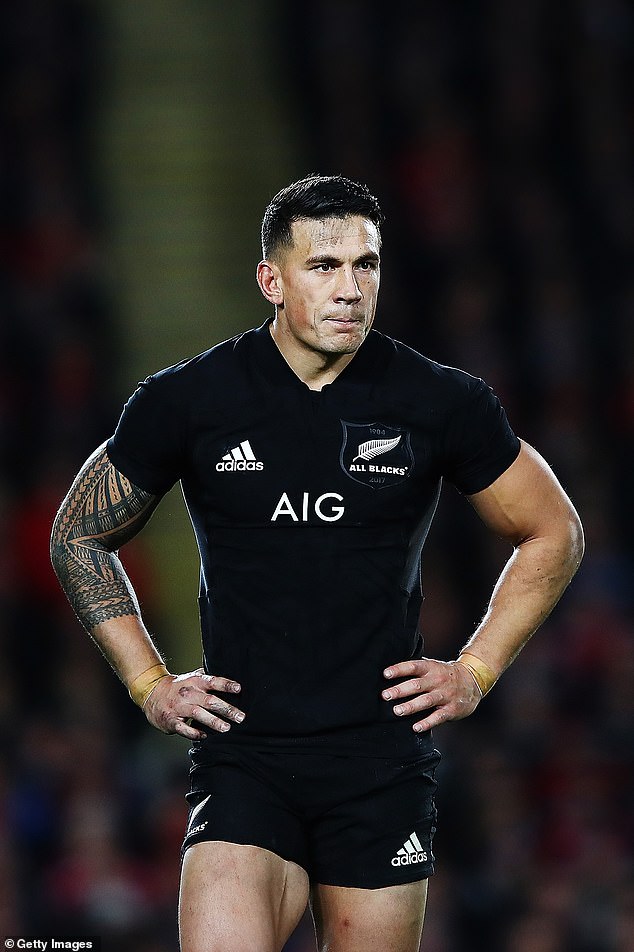 Sonny Bill Williams has expressed his support for a student who had been banned from attending his school's end-of-year formal.