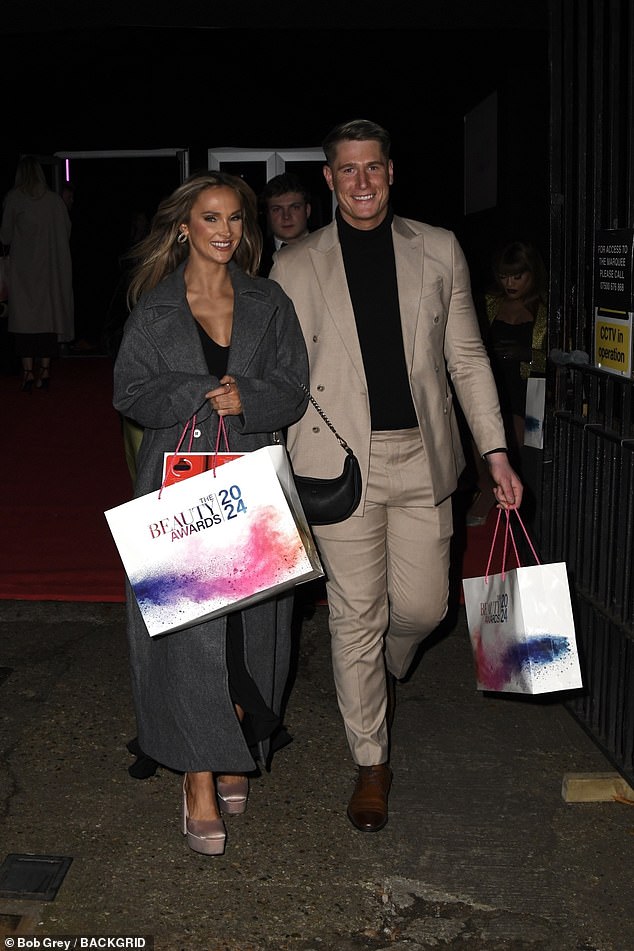 Love Island legends Jessie Wynter and Will Young looked delighted with their gifts as they left the glamorous event.