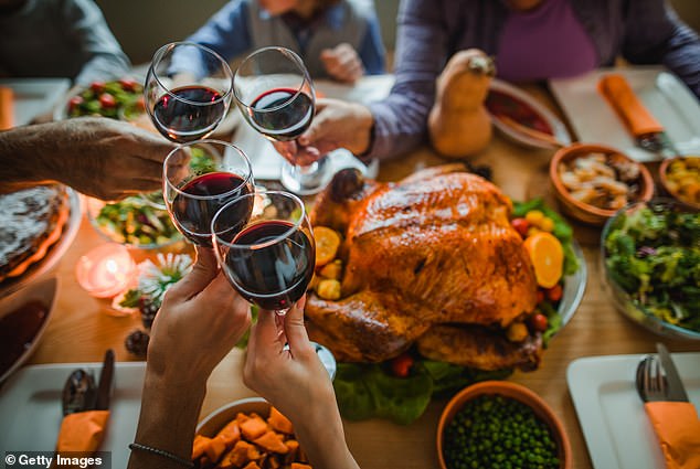 There are plenty of hour-by-hour tips and tricks you can follow to ensure your Thanksgiving goes according to plan