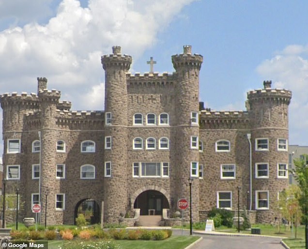 1732746066 549 The beautiful 15 million Pennsylvania castle is auctioned off for