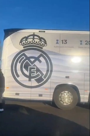 Images of the Real Madrid coach appeared on social networks