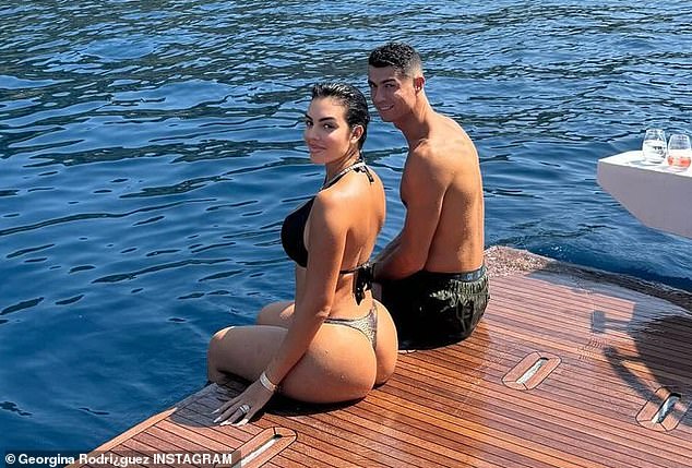 The model, 30, who is a long-time partner of Cristiano Ronaldo, has cleaned her Instagram of all snaps, including that of her sister, 34, according to Mundo Deportivo.