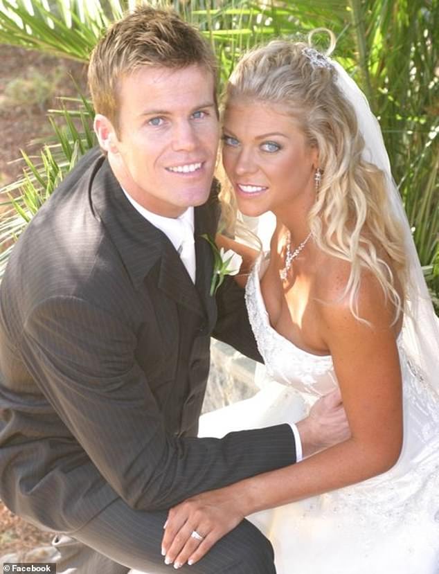 Alan and Erin Jayne Plummer are pictured on their wedding day. The couple had three daughters together.