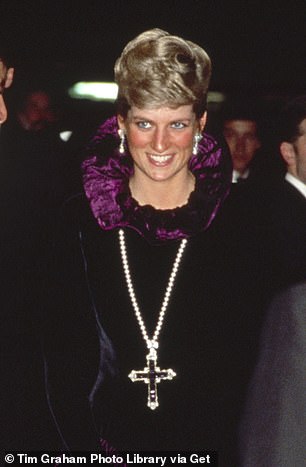 Princess Diana with the antique pendant in 1987