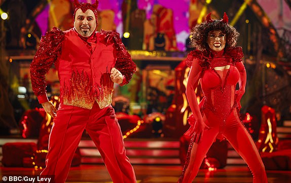 Strictly Come Dancing 2024,26-10-2024,TX6 - LIVE SHOW,TX6 - LIVE SHOW,Katya Jones and Wynne Evans,BBC Public Service,Guy Levy