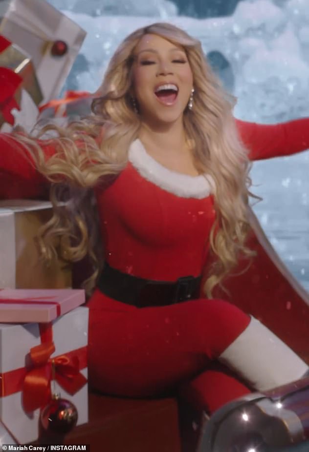 Calling into Zoe Ball's Breakfast Show, Mariah explained that she doesn't care what she gets for Christmas, as long as it's something thoughtful.