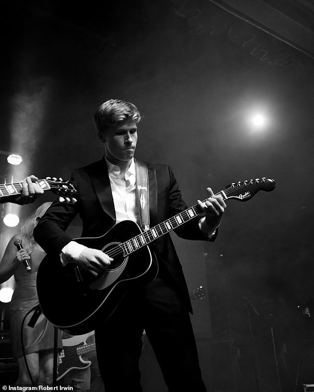 Robert showed off his musical skills when he took to a Las Vegas stage to perform with country music star Lee Kernaghan during the Steve Irwin Gala.