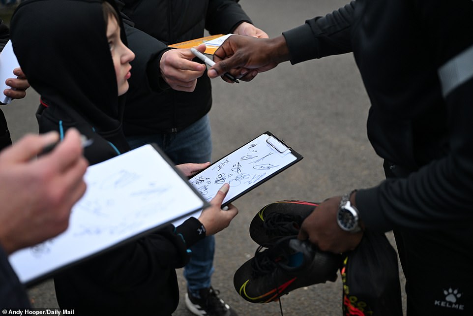 Opportunistic autograph hunters among the home fans were on the lookout for players' signatures before the game.