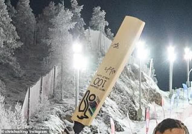 Graham even wrote his own inscription on the Kookaburra bat and signed it himself.