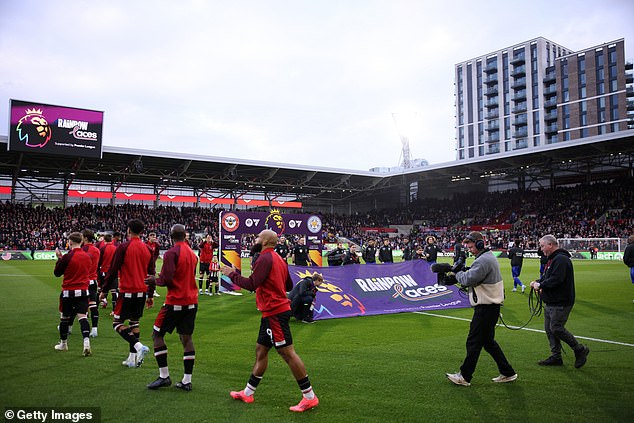 The weekend's matches saw the return of Stonewall's Rainbow Laces campaign in the league.