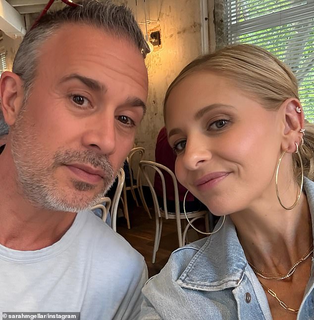 Sarah Michelle Gellar, 47, husband Freddie Prinze Jr., 48, and their children spent their Thanksgiving in the Land Down Under. “Thanksgiving looks a little different this year. Yet one thing does not change: I am still extremely grateful,