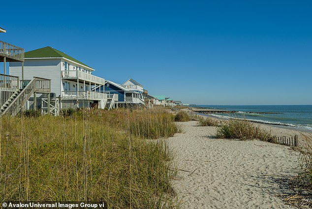 Between its stunning coastline, pristine beaches, and the various activities it has to offer, Edisto Beach in South Carolina is the perfect destination for travelers of all types.