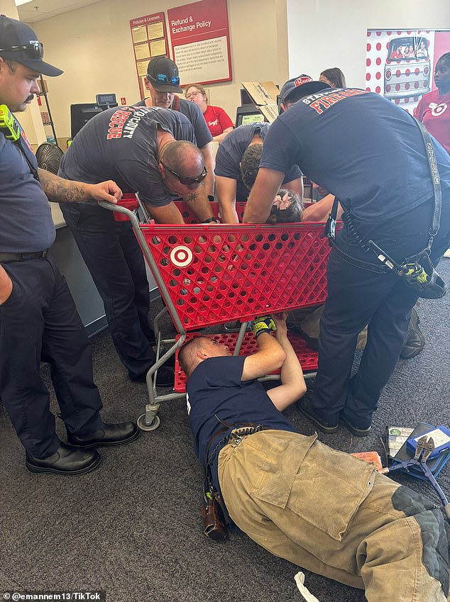 Paramedics had to cut the shopping cart to free the child's fingers from the small hole