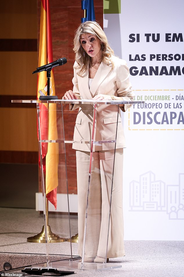 In her speech, Yolanda Díaz described a previous conversation she had with the Queen, in which she told her that 'every time she reads the white paper on people with disabilities' she remains 'confused' because there are too many challenges to face.