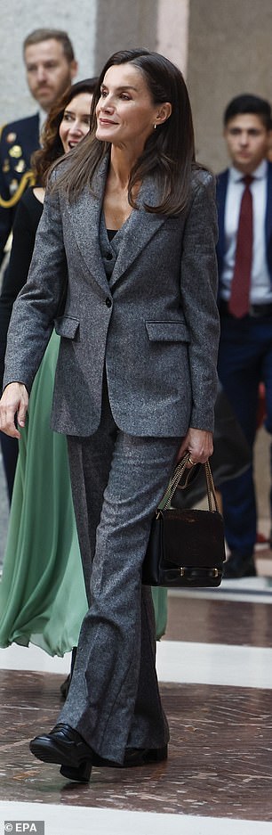 Queen Letizia of Spain looked elegant as she attended the 85th edition of the Madrid Press Association Awards on November 20.