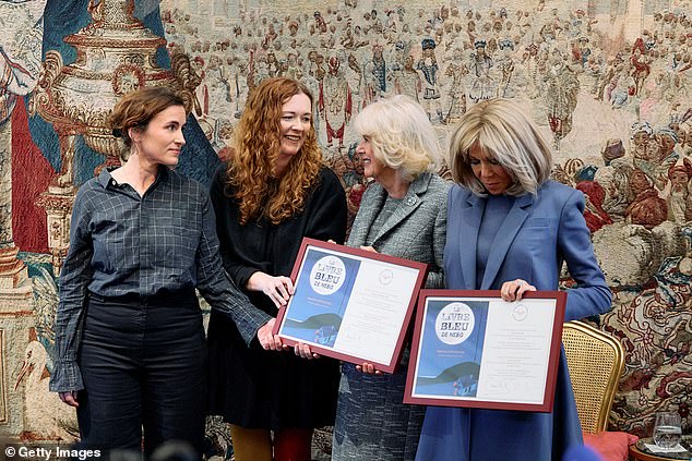 Queen Camilla and Brigitte Macron pose with winners Manon Steffan Ros (left), author of Le Livre Bleu de Nebo, and translator Lise Garond (second left)