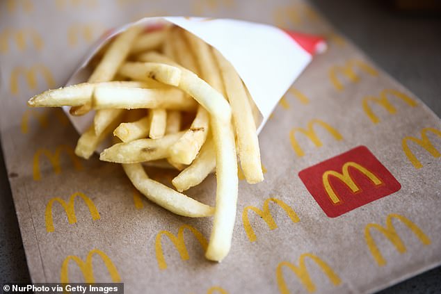 Interestingly, items such as McDonald's fires are classified as healthy according to the calculation proposed by the Government.