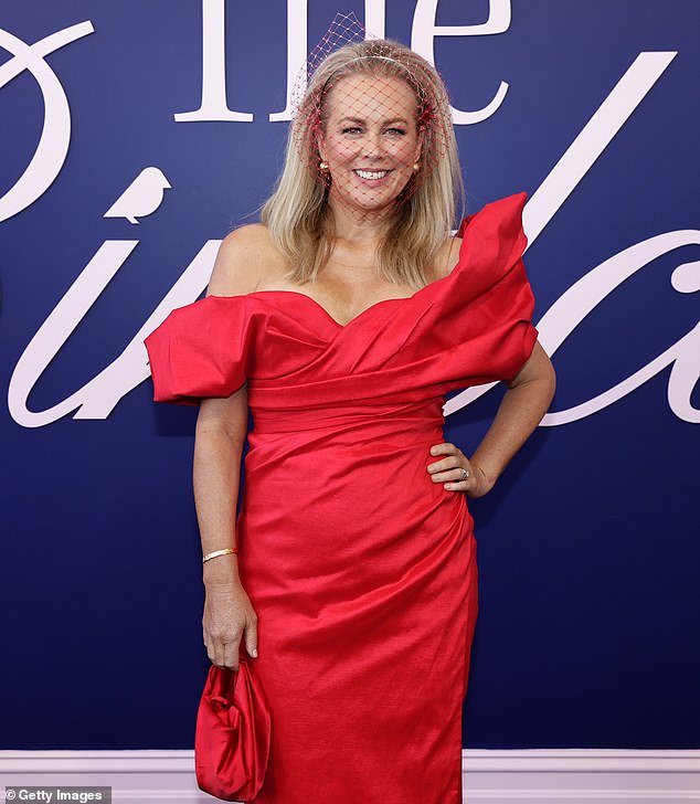 During a fun-filled day on November 5, Samantha put on a very stylish display in a gorgeous red off-the-shoulder dress with dramatic puff sleeves.