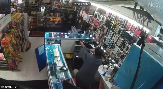 1733450318 208 A store clerk in New Orleans shoots a teenage robber