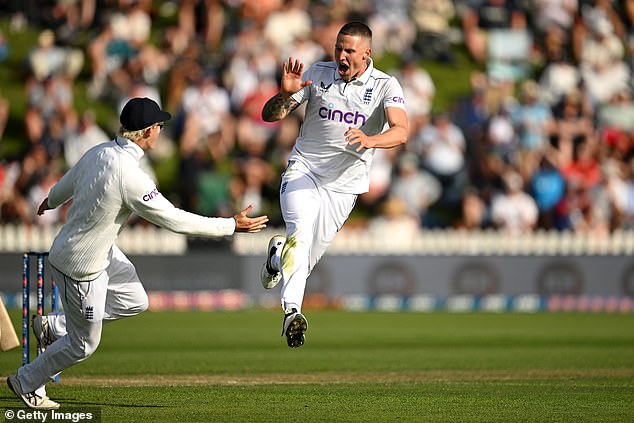 Carse built on his ten percent in Christchurch by taking the crucial wickets of Williamson and Mitchell.