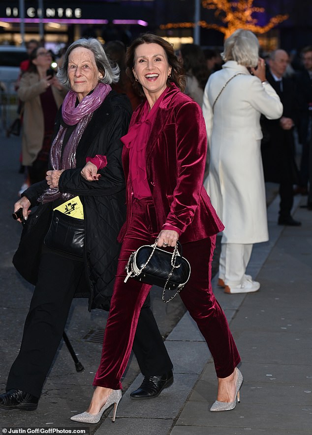 Susanna Reid looked incredible in a velvet trouser suit and silver heels as she attended the event with her beloved mother Sue, who worked as a nurse and health visitor for 50 years.