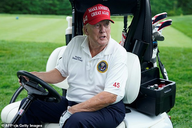 I suspect that as Trump gets older – and he is already 78, after all – he will become paler. Maybe that worries him, and he believes that a strong tan is the way to look healthy and more youthful (photo August 2023)