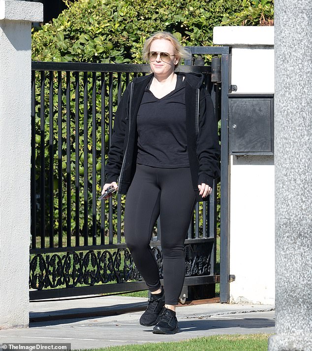 The Pitch Perfect star shielded her eyes with a pair of sunglasses and pulled her golden locks into a loose ponytail for the relaxed outing.