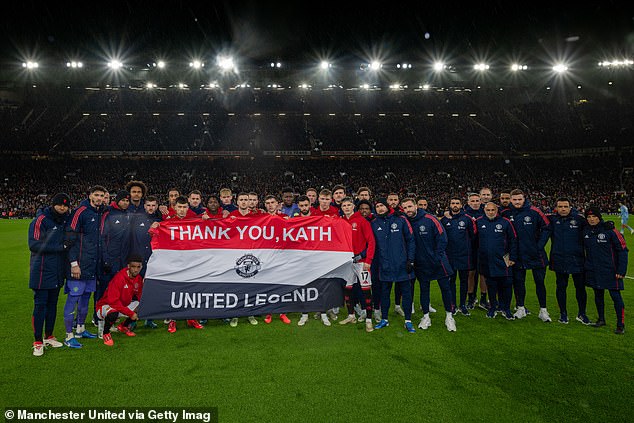 Man United players also unfurled a banner on the pitch in honor of the club's beloved legend.