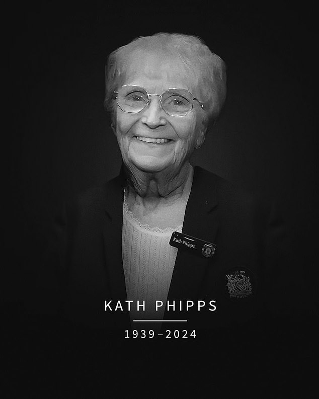 United announced the news of Phipps' death at the age of 85 on Thursday and paid tribute to him