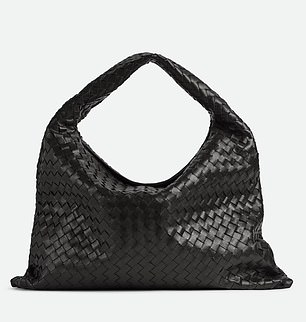 Many have noticed a strong resemblance to Italian luxury fashion brand Bottega Veneta's Hop bag ($5,800).