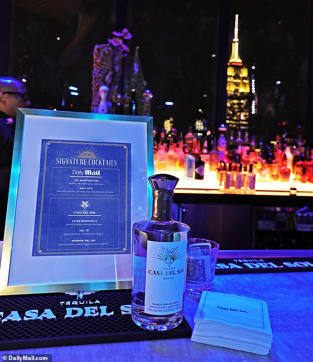 Throughout the exciting night, the drinks flowed, with custom cocktails made with Eva Longoria's luxury tequila, Casa Del Sol.