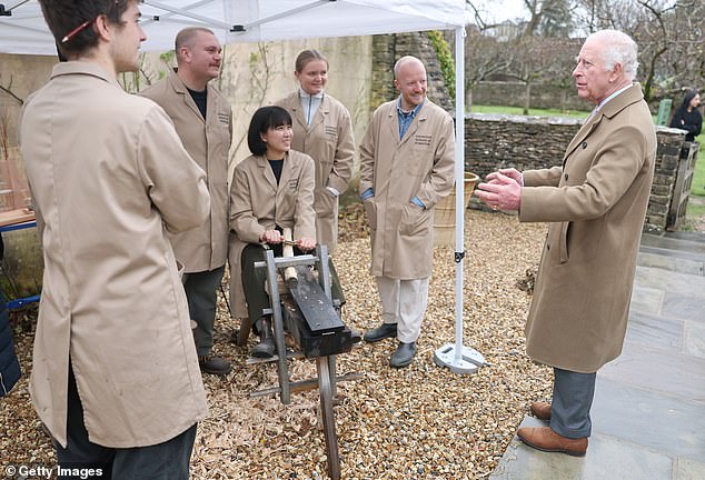 In the photo: King Charles spoke with merchants during the 