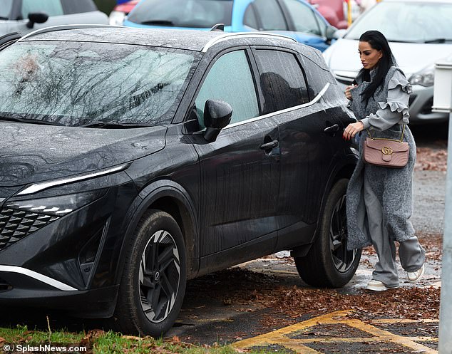 The couple reportedly avoided paying £1.50 to park in a nearby car park when they were seen getting into their black 4x4.