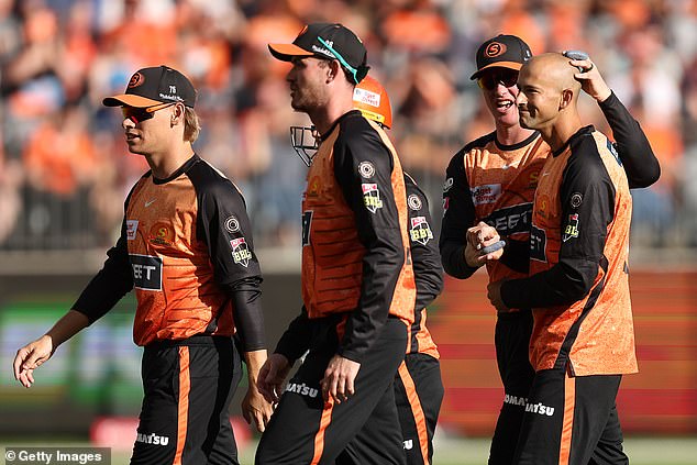 1734266257 929 Worrying scenes unfold in opening Big Bash clash as Melbourne