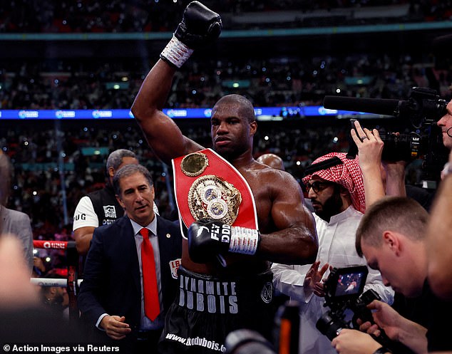 At the age of 27, Dubois disrupted the dominance of the big three of thirty by winning a world title