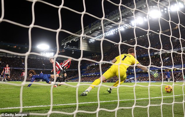 His header bounced off the grass and found the far corner, leaving Flekken helpless.