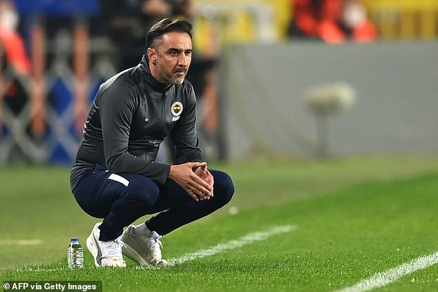 Pereira has previously coached clubs such as Fenerbahce, Porto and Olympiacos.