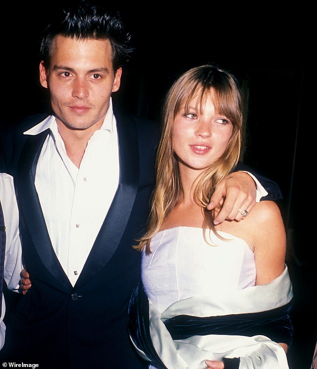 At the time, Moss had just broken up with actor Johny Depp, photographed together in 1995.