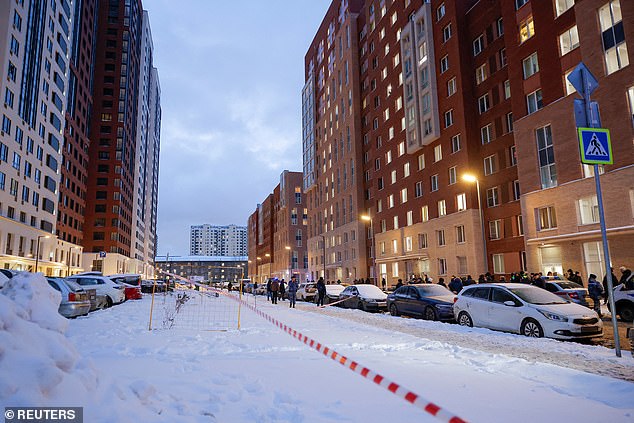 The general was killed in a powerful explosion as he left his apartment building. In the photo: the site of the explosion.