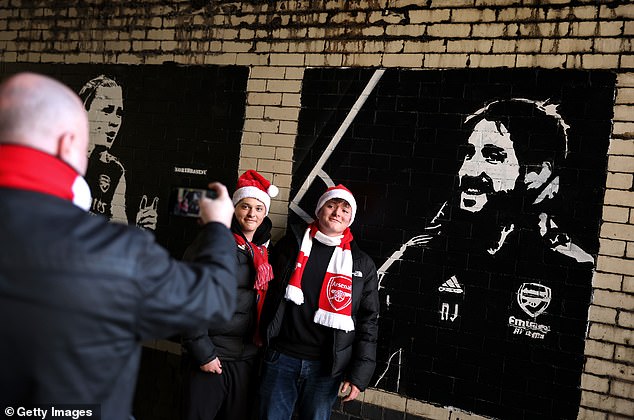 The set-piece coach, Nicolás Jover, has been immortalized with a mural on the outskirts of the Emirates