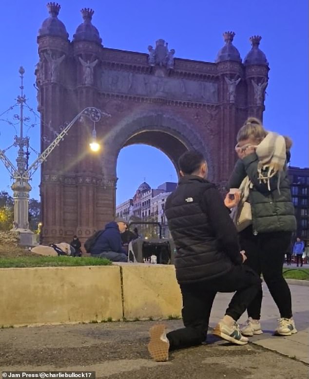 Telecommunications engineer Charlie had taken Hannah to the popular tourist spot over the weekend with plans to propose.