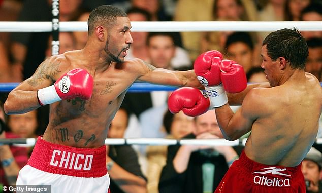 Next year it will be 20 years since Diego Corrales (L) sensationally defeated José Luis Castillo (R)