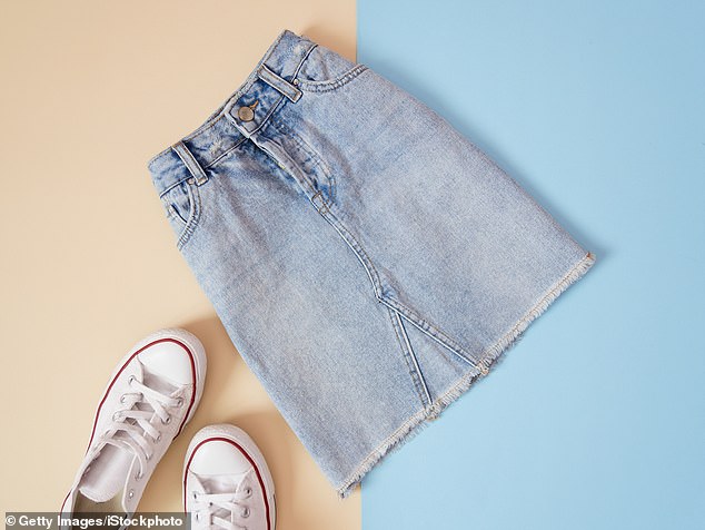 Last but not least, the elegance expert thinks that the denim skirt looks dated