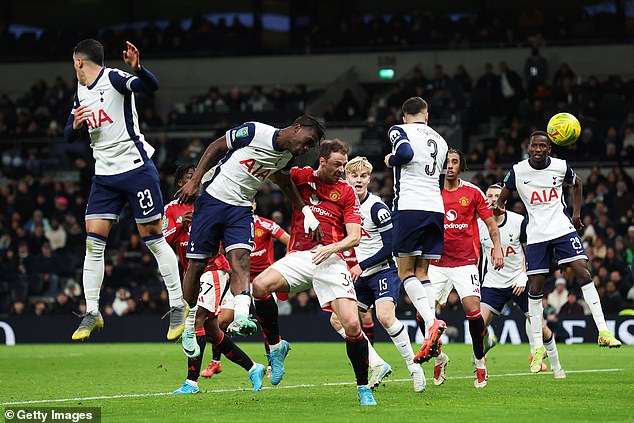 Jonny Evans headed in from a United corner to make it 4-3 down in injury time.