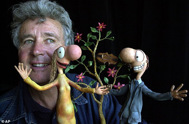 Leunig with two of his most popular cartoon characters in Sydney in 2001.