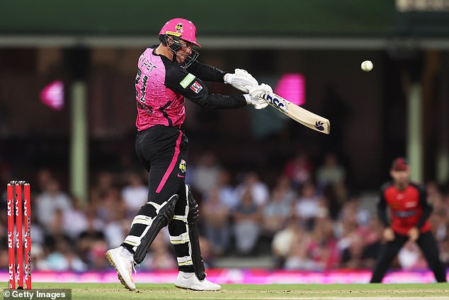 Henriques swept the Sixers at home in their tournament opener against the Melbourne Renegades on Monday night.